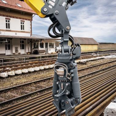 Liebherr GMZ 22 Schienenzange