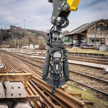 Liebherr GMZ 22 Schienenzange