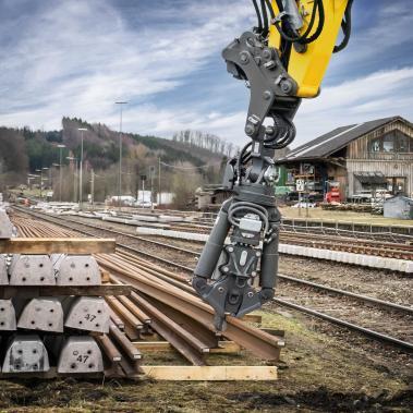 Liebherr GMZ 22 Schienenzange